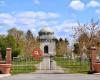 Resurrection Cemetery